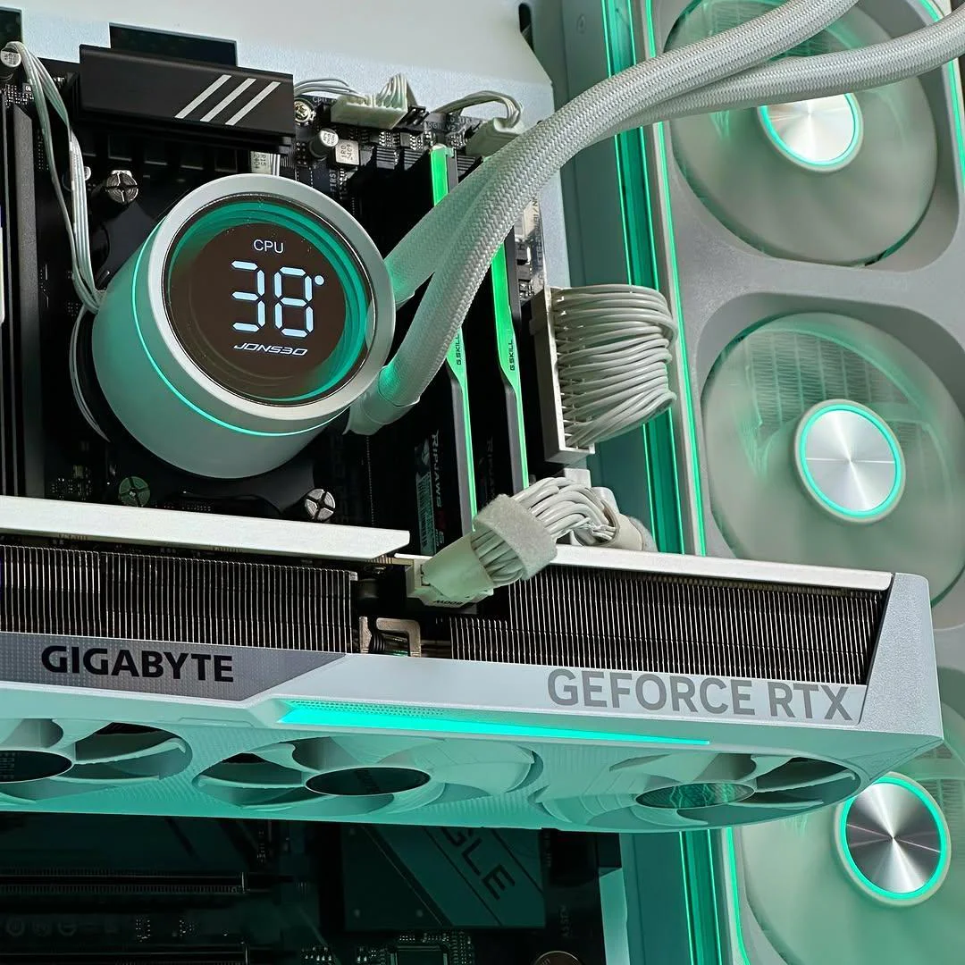 Ігровий ПК / AMD Ryzen 7 9800X3D / NVIDIA RTX 5060 / 32GB RAM / SSD / DDR5 - Зображення 3